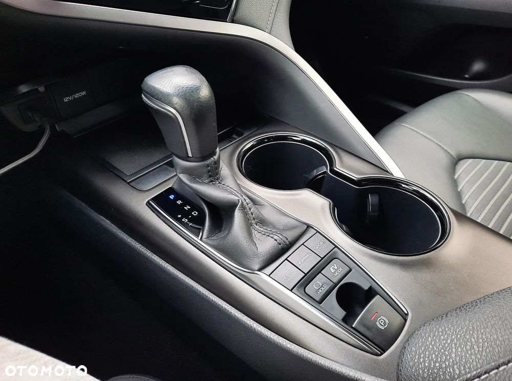 Toyota Camry 2.5 Hybrid Prestige CVT - 29