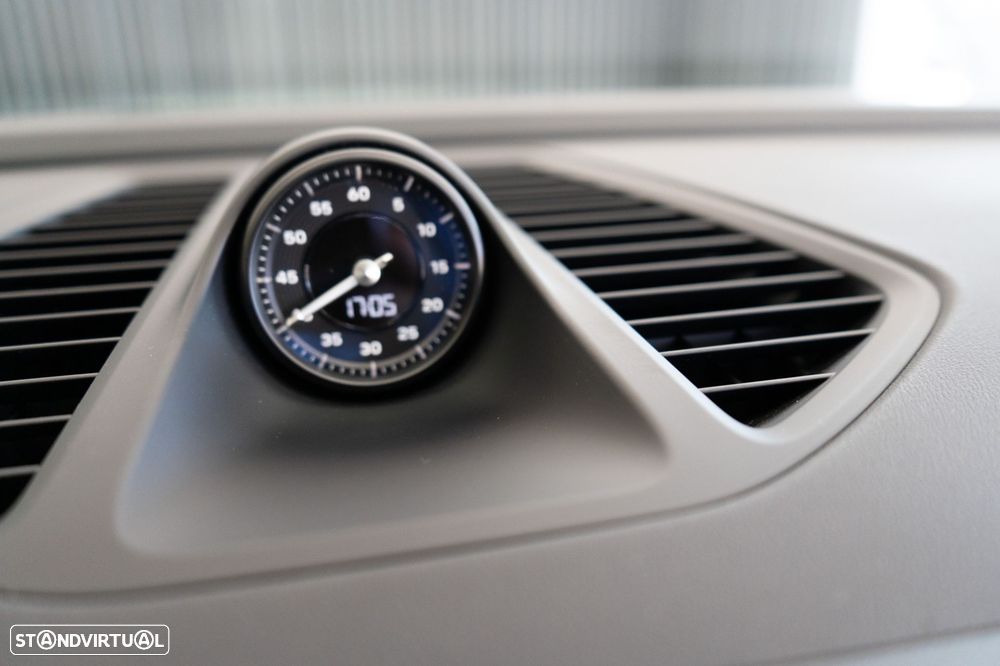 Porsche Macan Electric 4 - 15