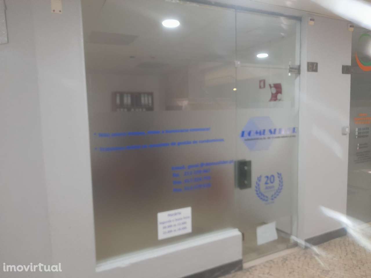 Loja com 20 m2 para arrendar no Shopping Mouras - Lumiar - Grande imagem: 2/7