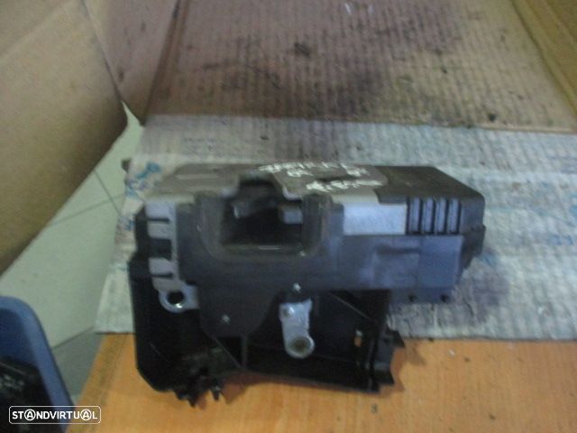 Fecho 24444815 OPEL ZAFIRA A 2004 FE ELETRICO - 3