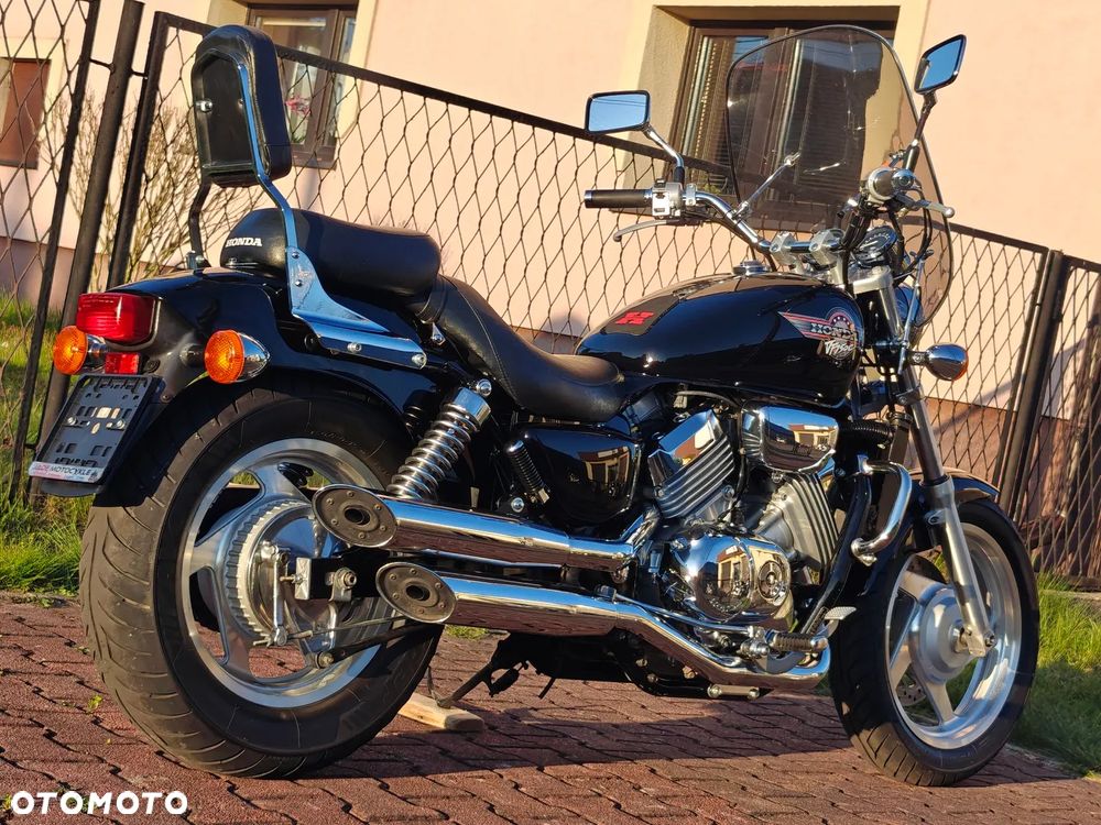 Honda VF - 12