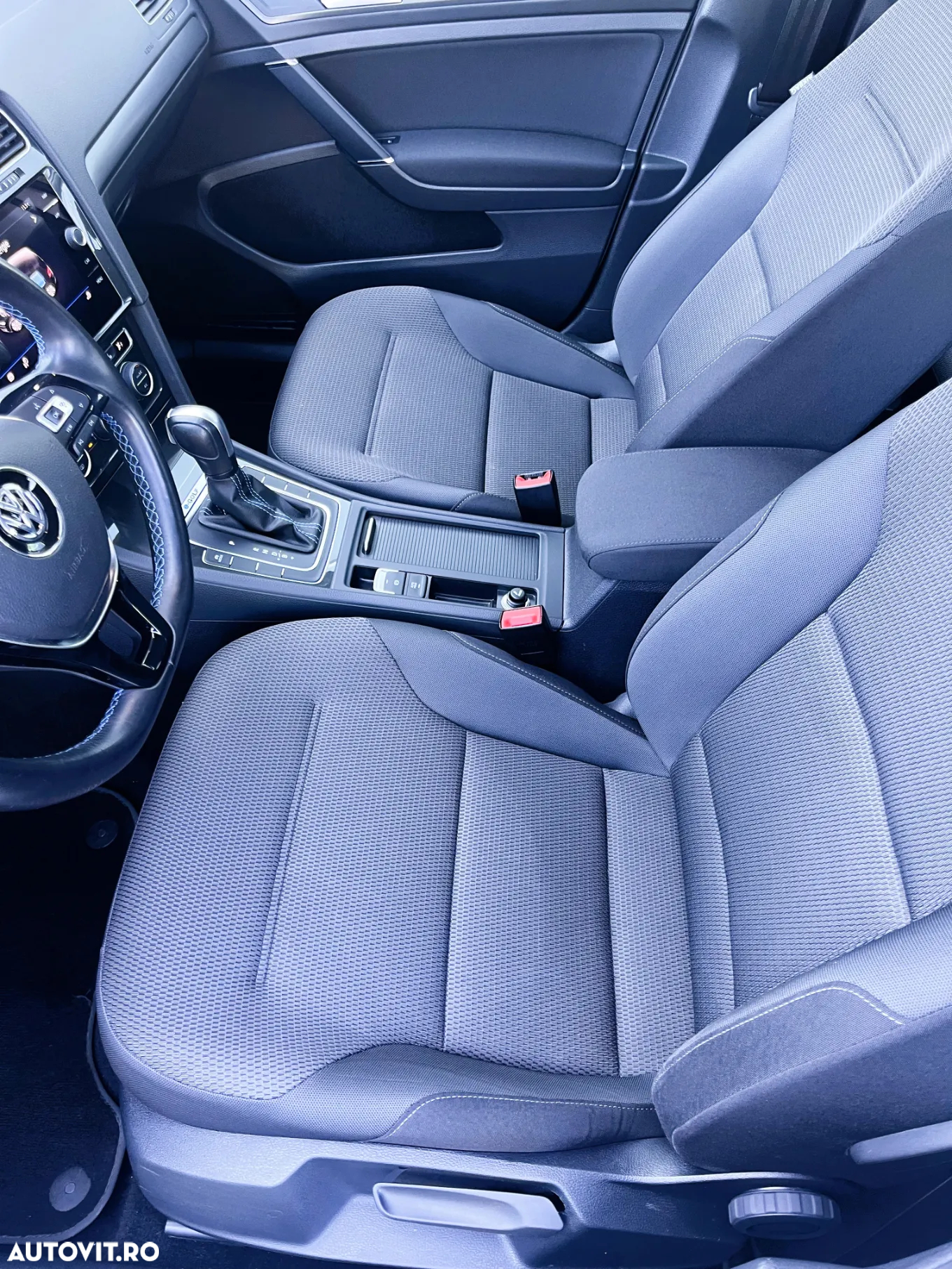 Volkswagen e-Golf - 12