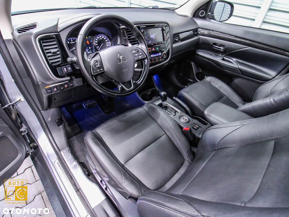 Mitsubishi Outlander 2.0 Instyle Navi 4WD CVT - 19