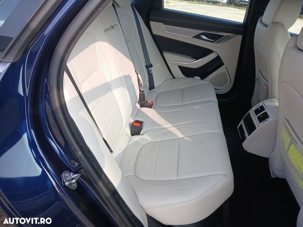 Jaguar XF D200 AWD R-Dynamic SE - 7