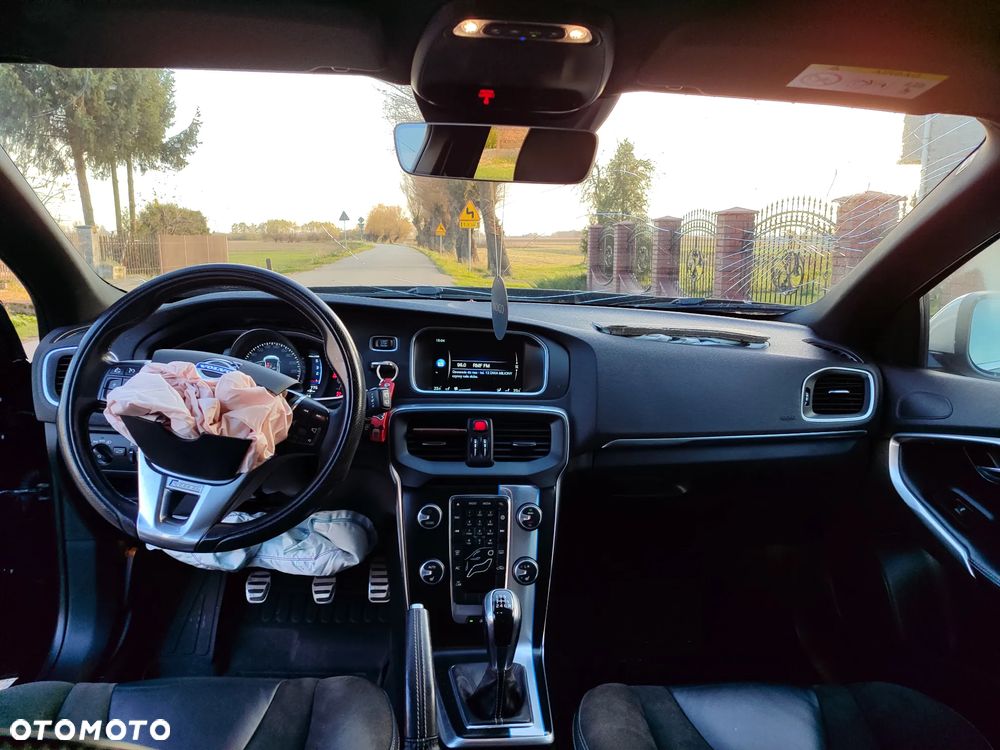 Volvo V40 D2 Drive-E R-Design Momentum - 8