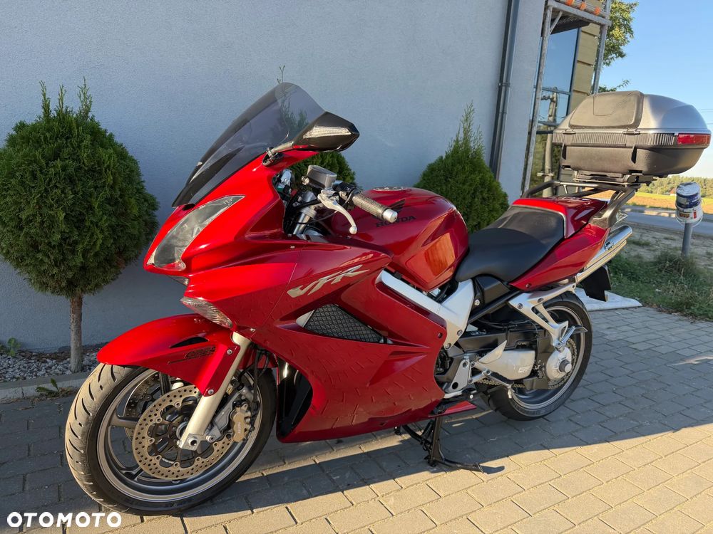 Honda VFR - 4