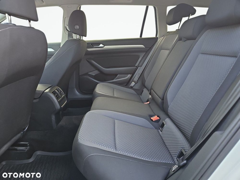 Volkswagen Passat - 23