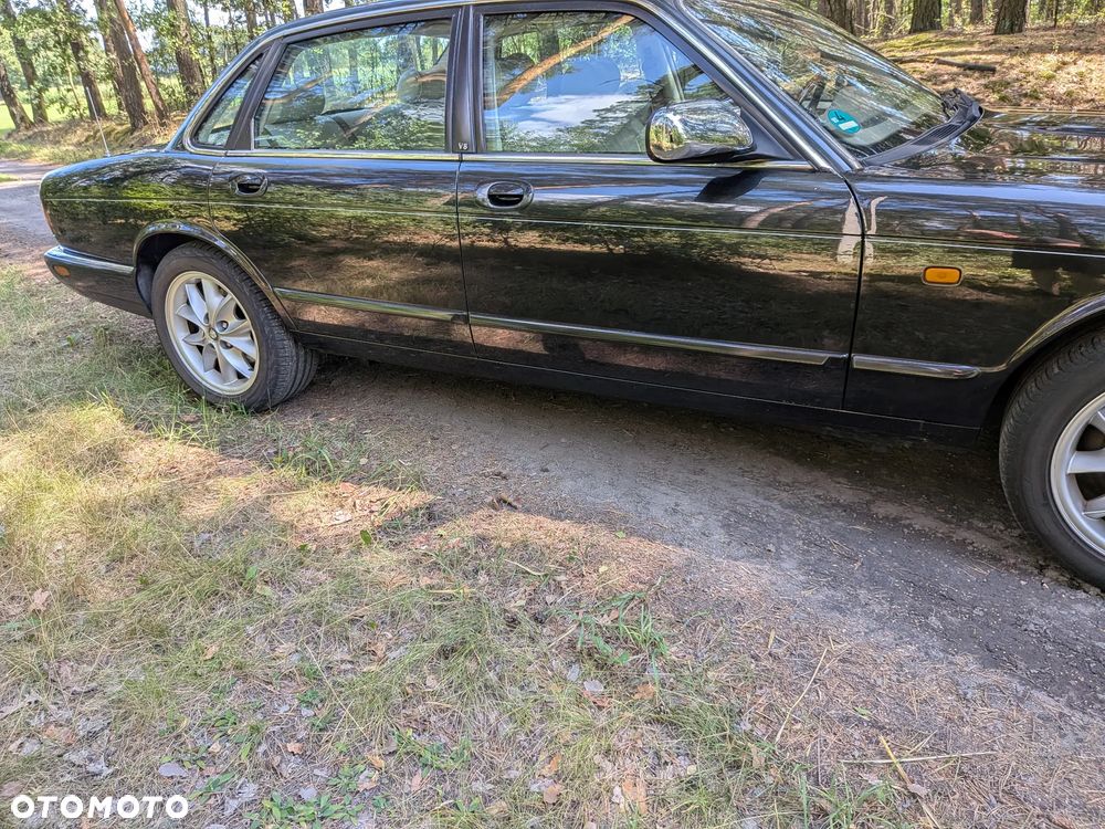 Jaguar XJ - 20