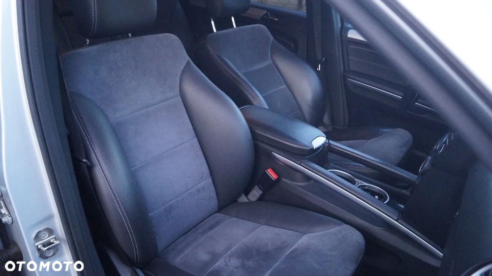 Mercedes-Benz ML 320 CDI 4Matic 7G-TRONIC DPF Edition 10 - 12