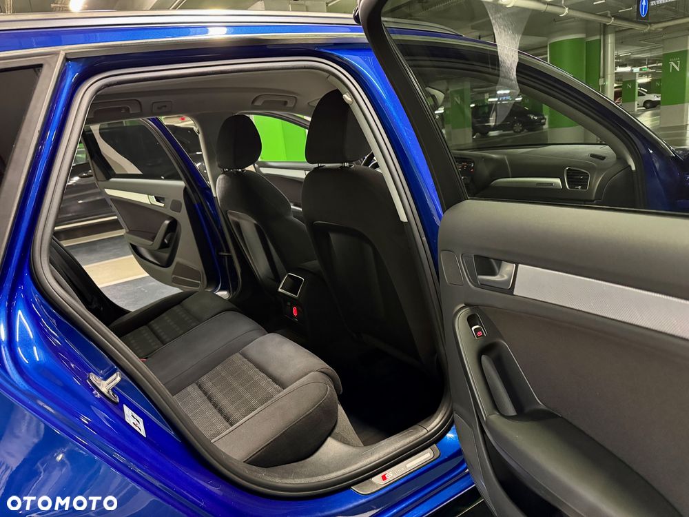 Audi A4 Avant 2.0 TDI DPF quattro S line Sportpaket - 25