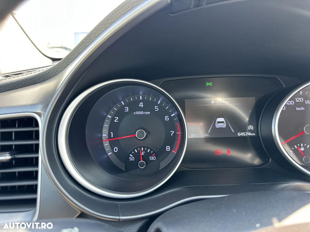 Kia Ceed - 11