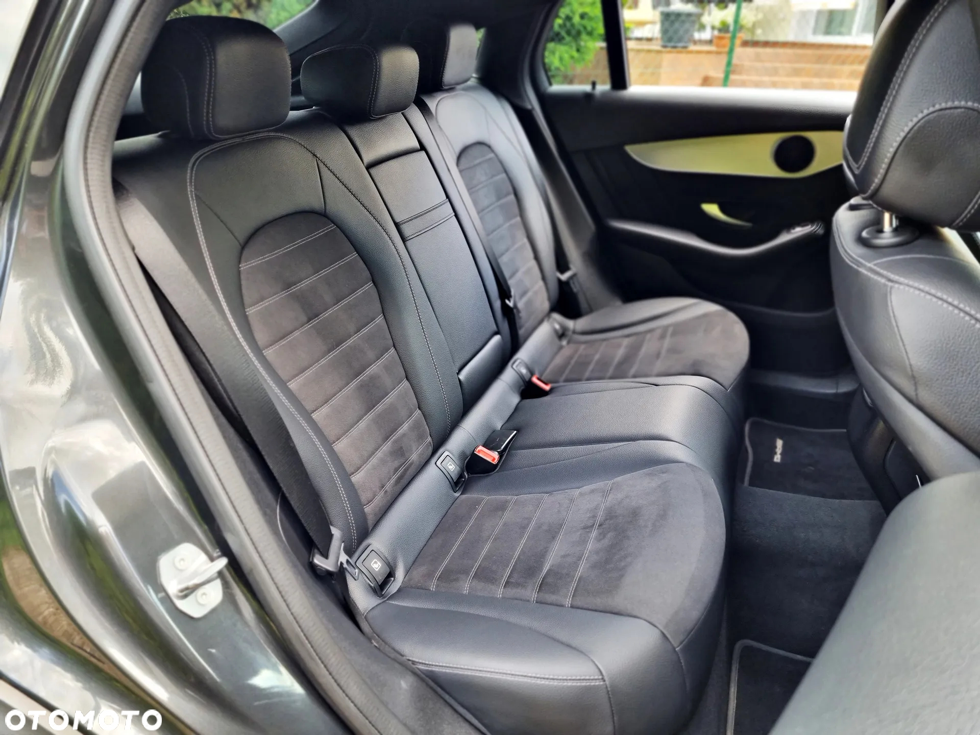 Mercedes-Benz GLC 200 d 4Matic 9G-TRONIC AMG Line - 30