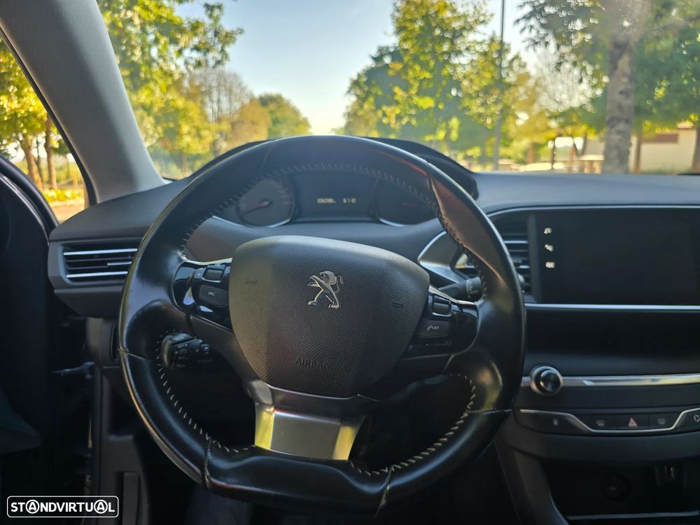 Peugeot 308 1.2 PureTech Style - 18