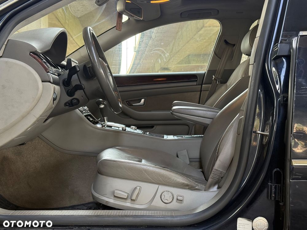 Audi A8 3.7 Quattro - 21