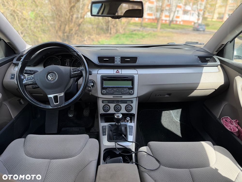 Volkswagen Passat 2.0 TDI Comfortline - 22