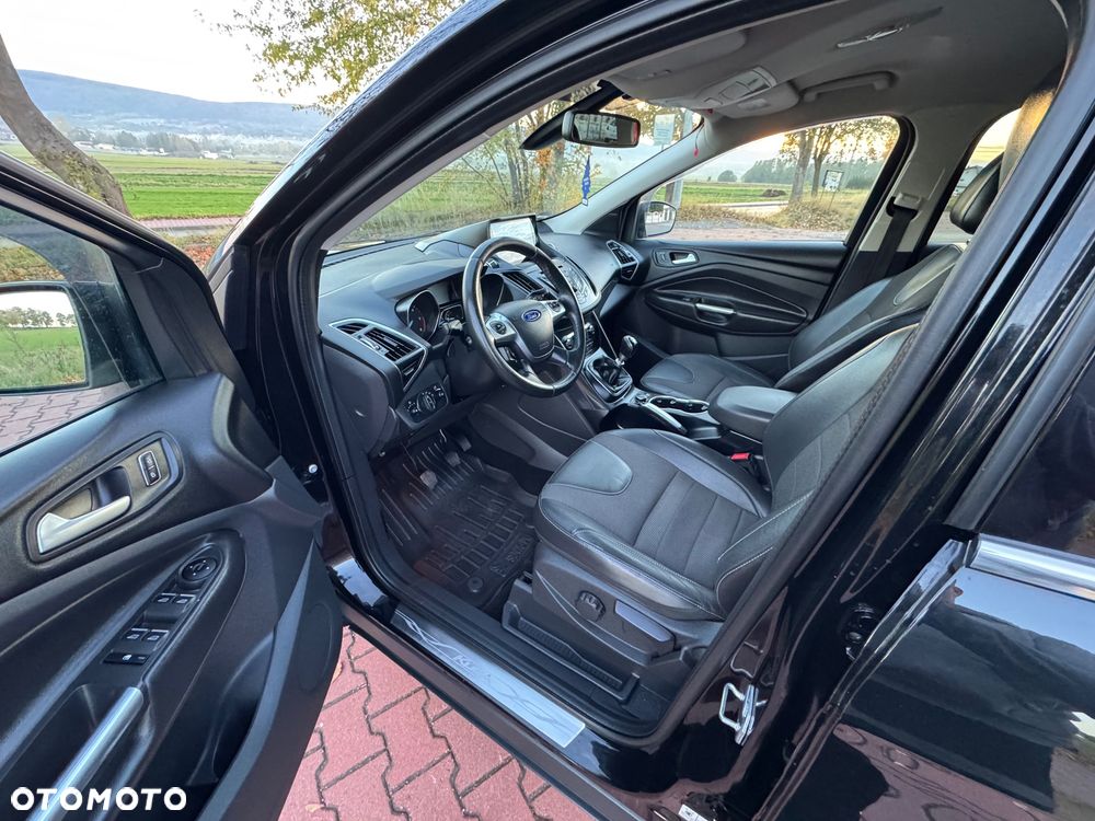 Ford Kuga - 12