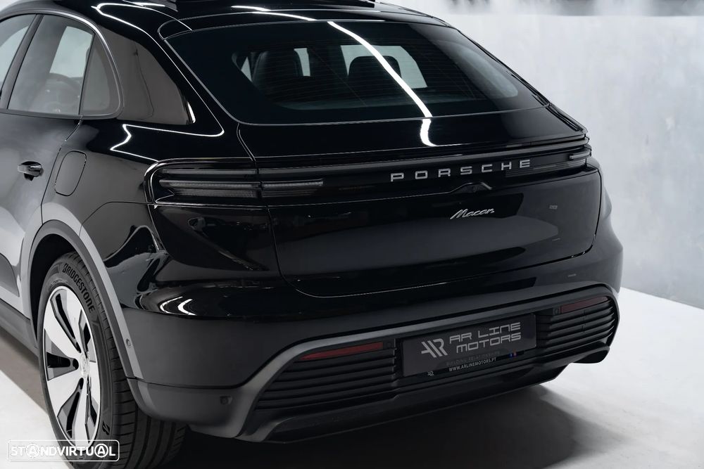 Porsche Macan Electric - 13