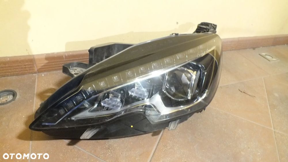Lampa przednia lewa Peugeot 308 T9 9677832480 - 1