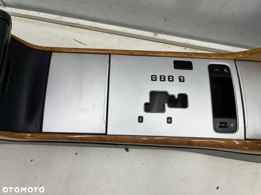 Tunel środkowy Hyundai Grandeur IV 05-11r. podłokietnik uchwyt na kubki - 11