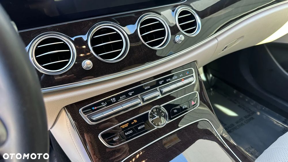 Mercedes-Benz Klasa E - 17