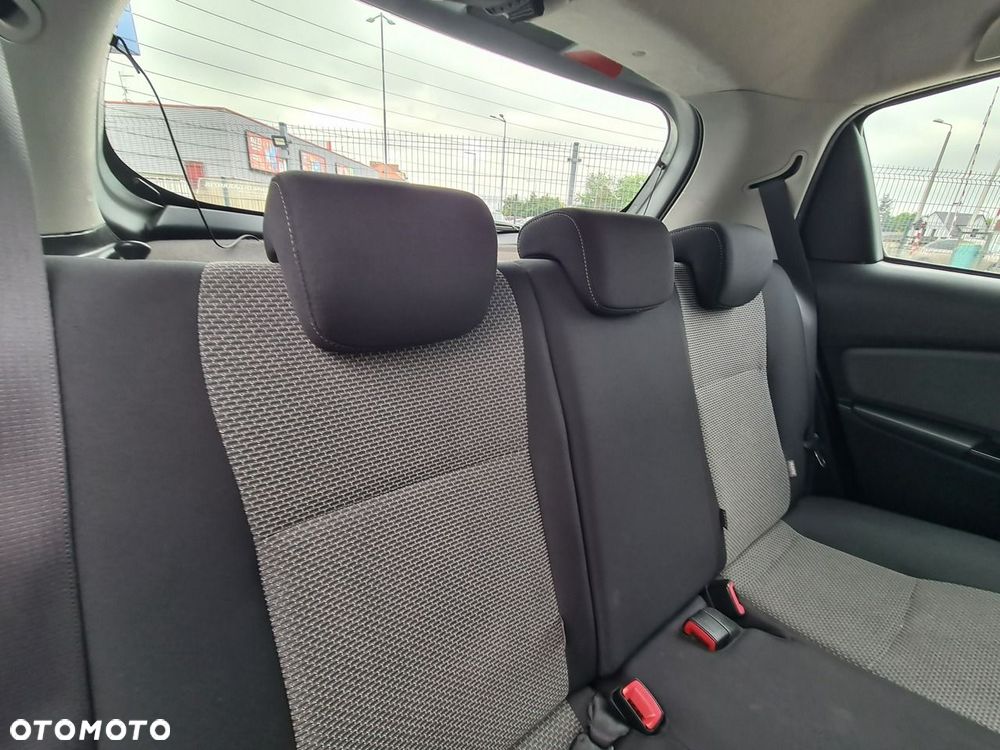 Toyota Yaris Hybrid 100 Life - 30