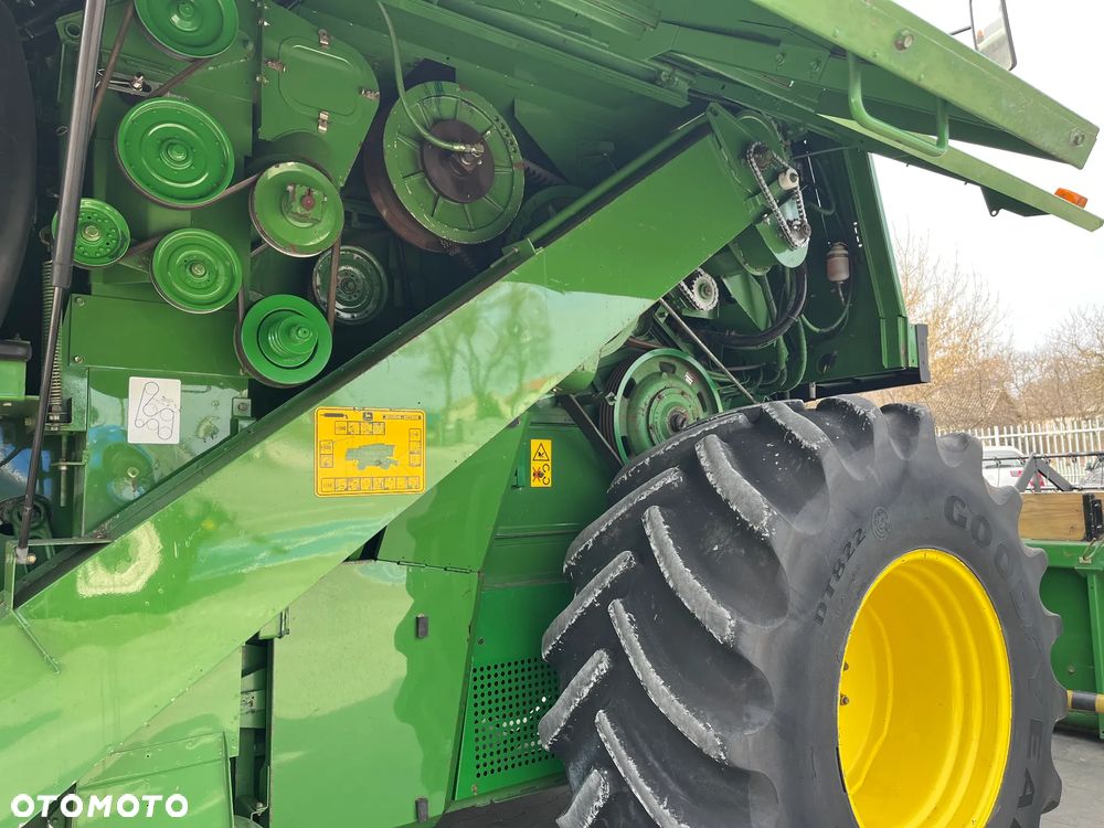 John Deere 2066 HillMaster - 12