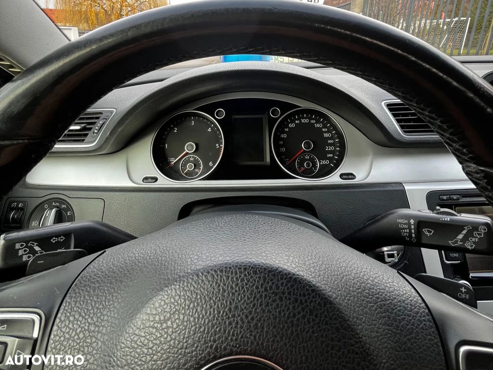 Volkswagen Passat Variant 2.0 TDI DSG BlueMotion Technology Comfortline - 11