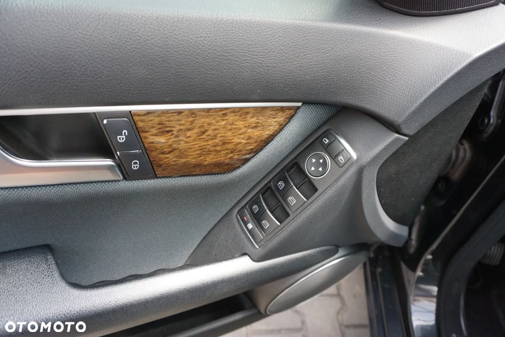 Mercedes-Benz Klasa C 220 CDI DPF Automatik BlueEFFICIENCY Special Edition - 19