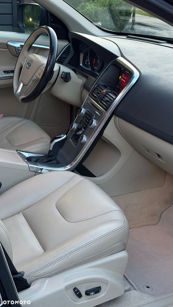 Volvo XC 60 D4 AWD Summum - 31