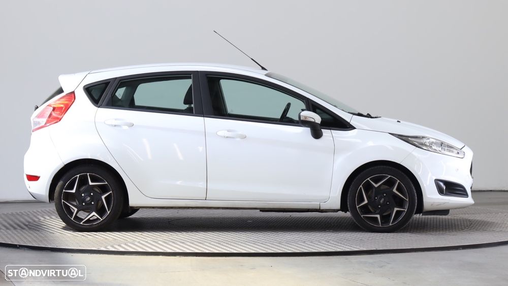 Ford Fiesta 1.5 TDCi STLine - 4
