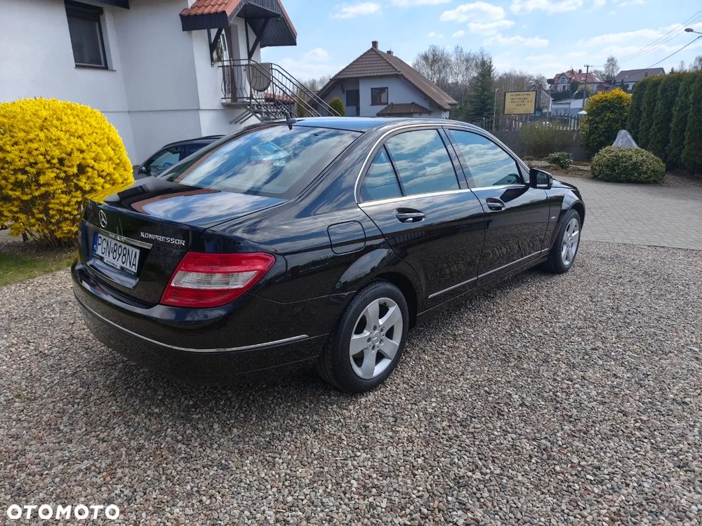 Mercedes-Benz Klasa C 180 Kompressor BlueEFFICIENCY Elegance - 6