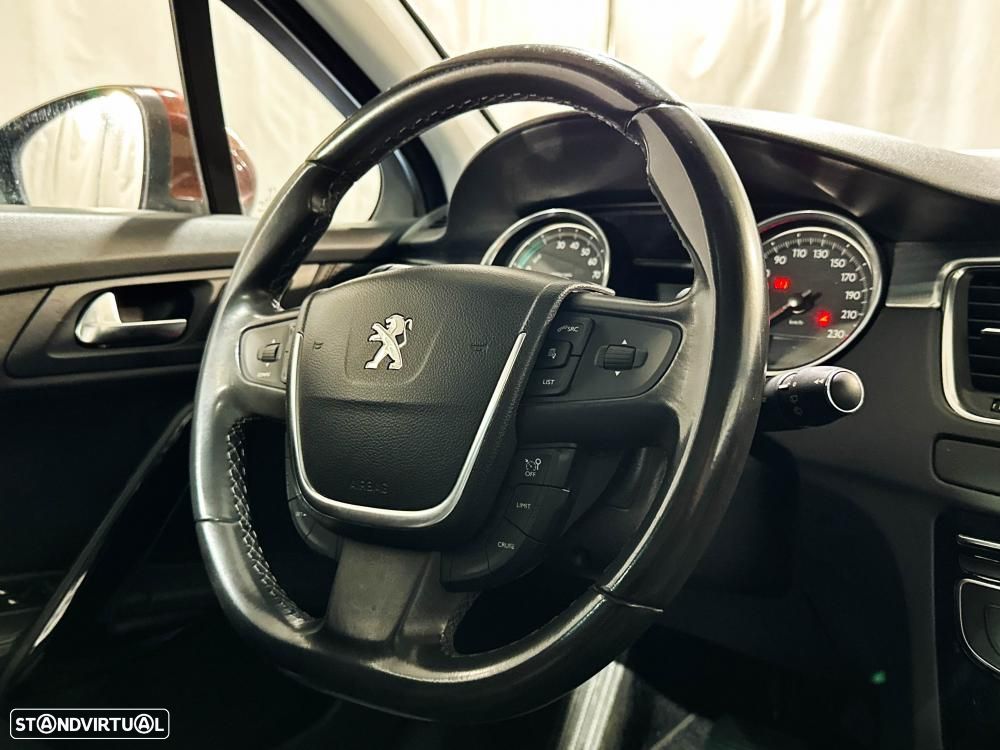 Peugeot 508 RXH 2.0 HDi Hybrid4 2-Tronic 104g - 36