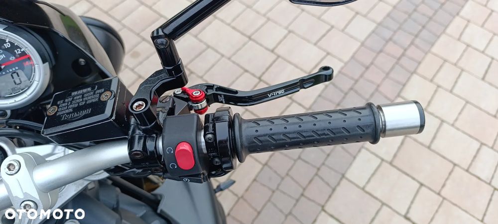 Triumph Street Triple - 12