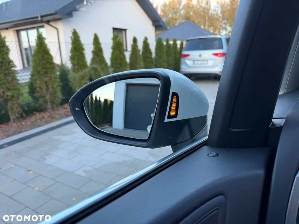 Volkswagen Touran 2.0 TDI BMT Comfortline DSG - 12
