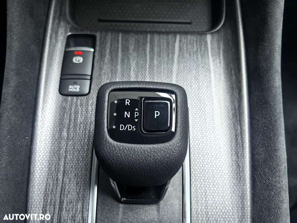 Nissan Qashqai 1.3 l 156CP X-Tronic 4WD MHEV Tekna Plus - 23