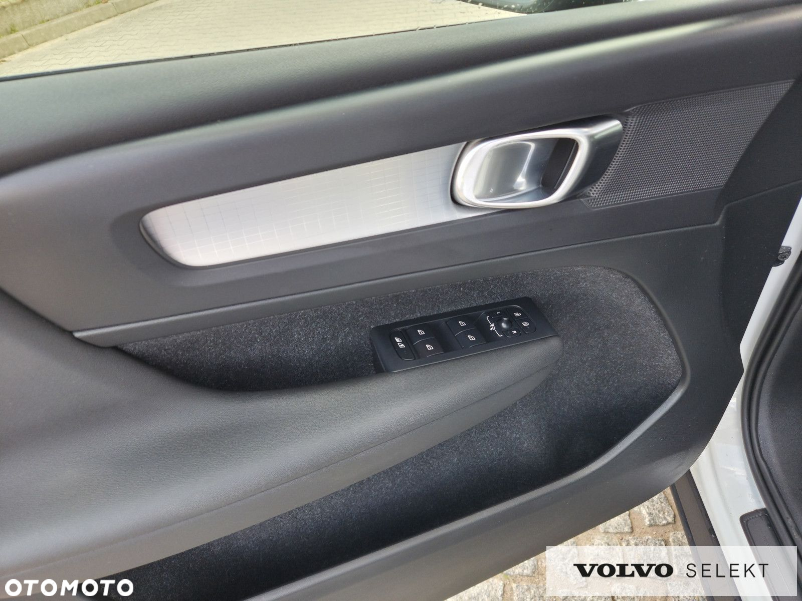Volvo XC 40 T3 Momentum Pro - 21