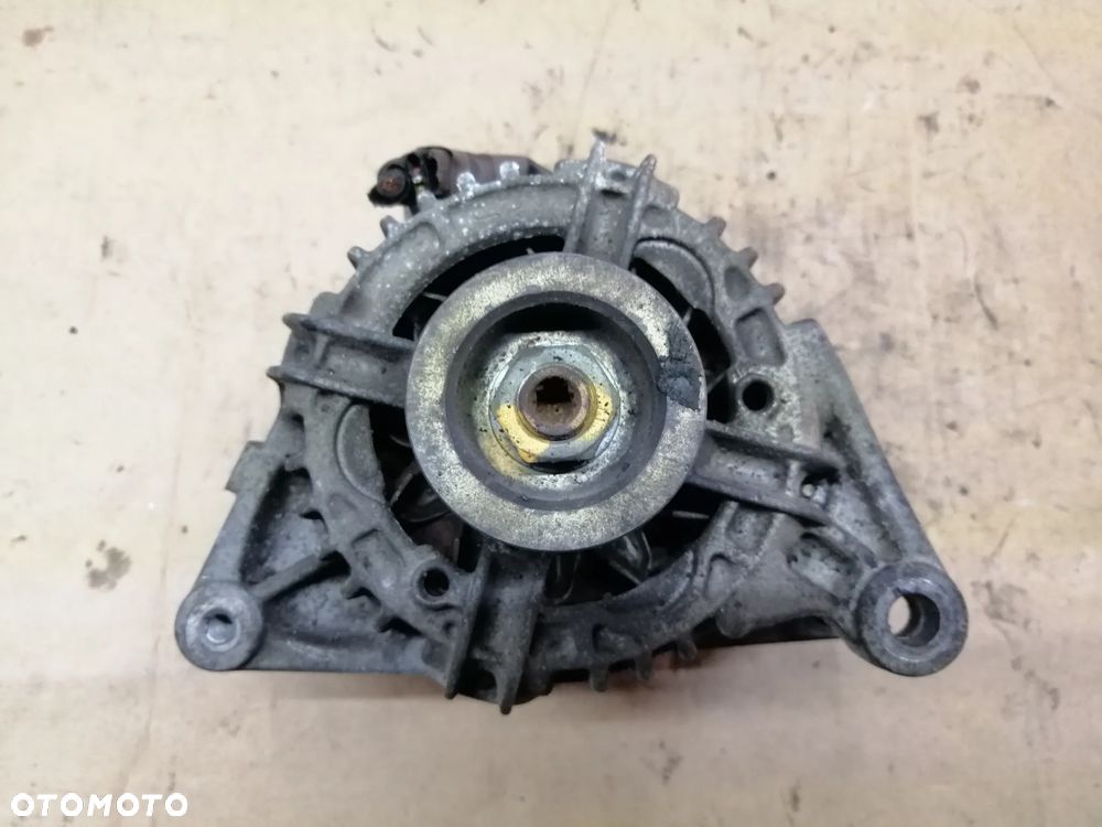 Toyota Corolla E12 1.6 VVTi alternator Bosch 80A 0124315024  27060-0D030-B - 5