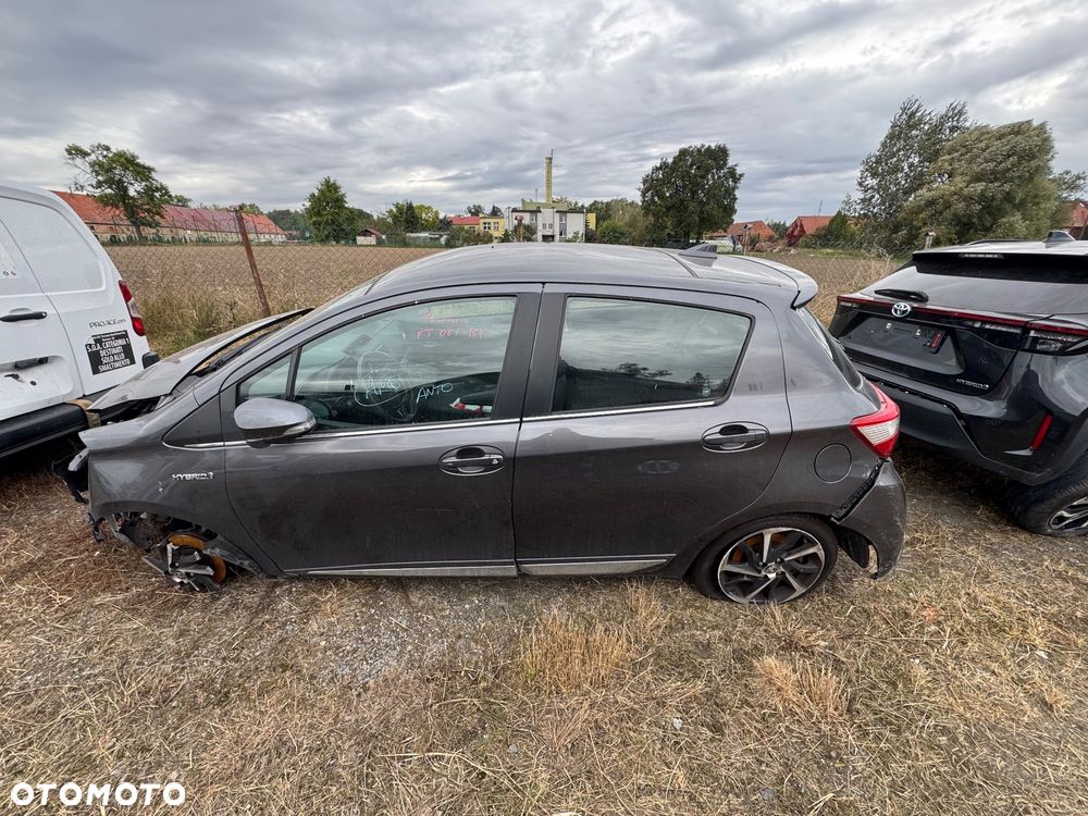 Toyota Yaris Hybrid 1.5 VVT-i Style - 4