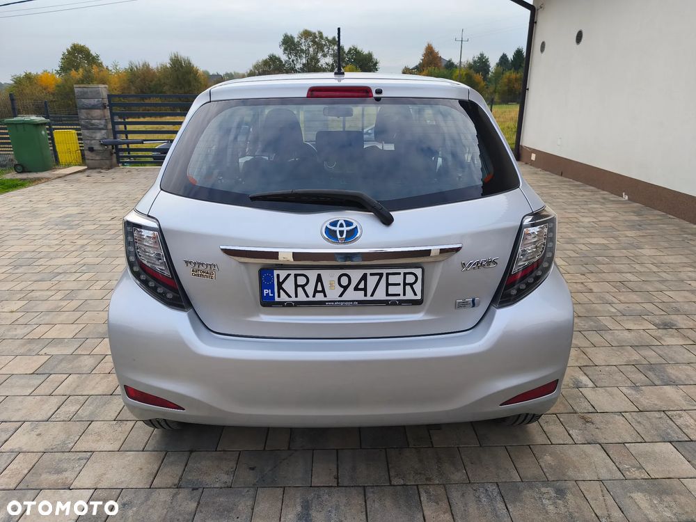 Toyota Yaris Hybrid 100 Sol - 7