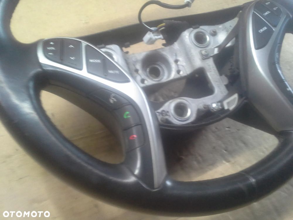 Hyundai Elantra GT wersja USA kierownica z multifunkcją - 3
