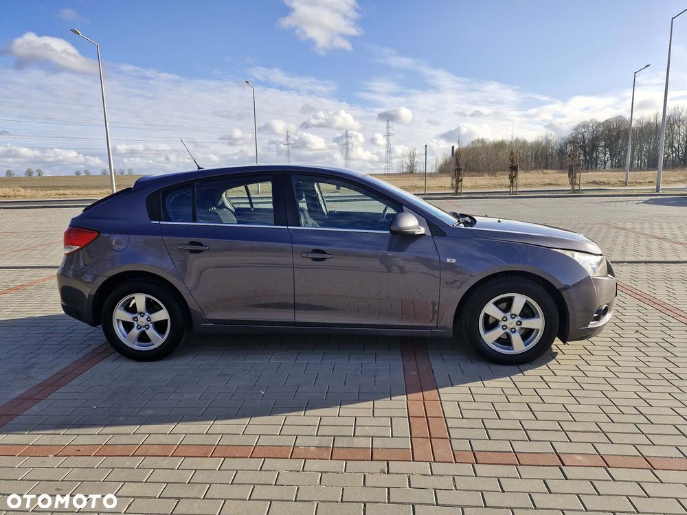Chevrolet Cruze 1.8 LT+ - 13