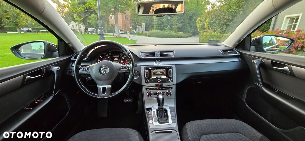 Volkswagen Passat 2.0 TDI Comfortline DSG - 13