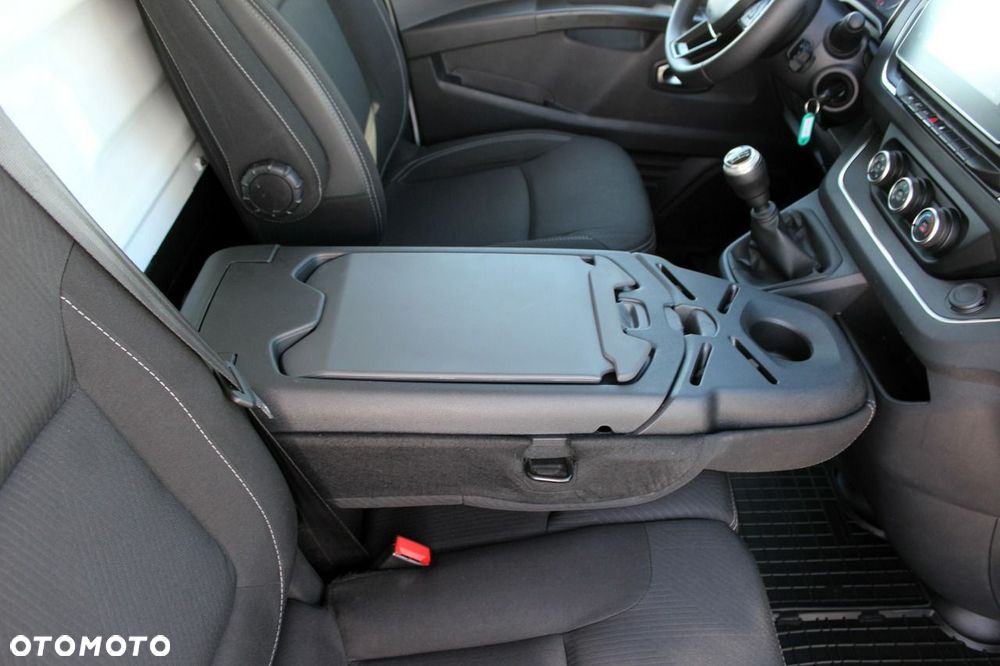 Renault Trafic - 25
