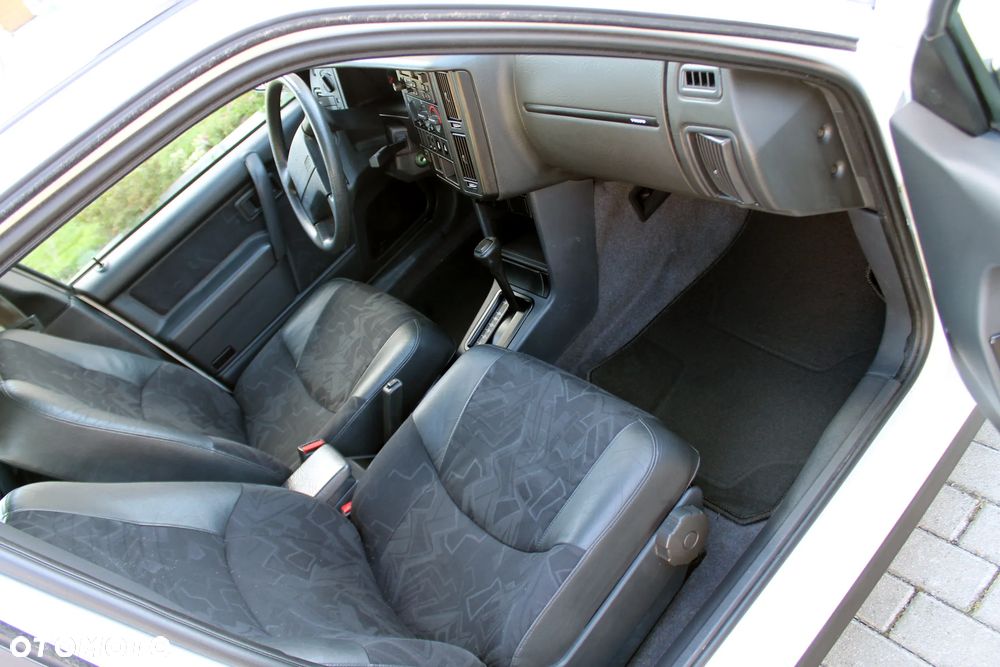 Volvo Seria 400 - 12