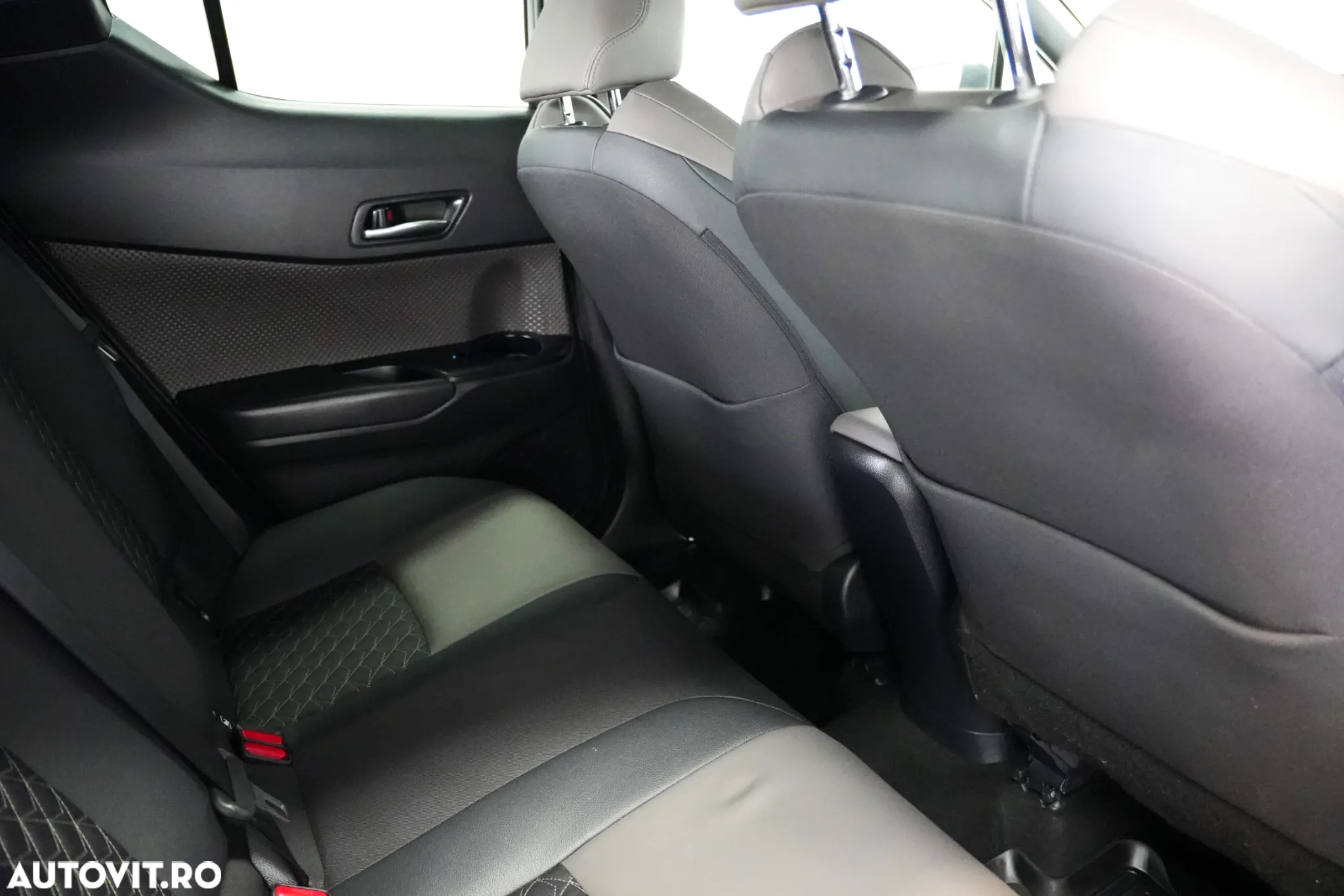Toyota C-HR 1.8 HSD 122 CP 4x2 CVT Classy - 11