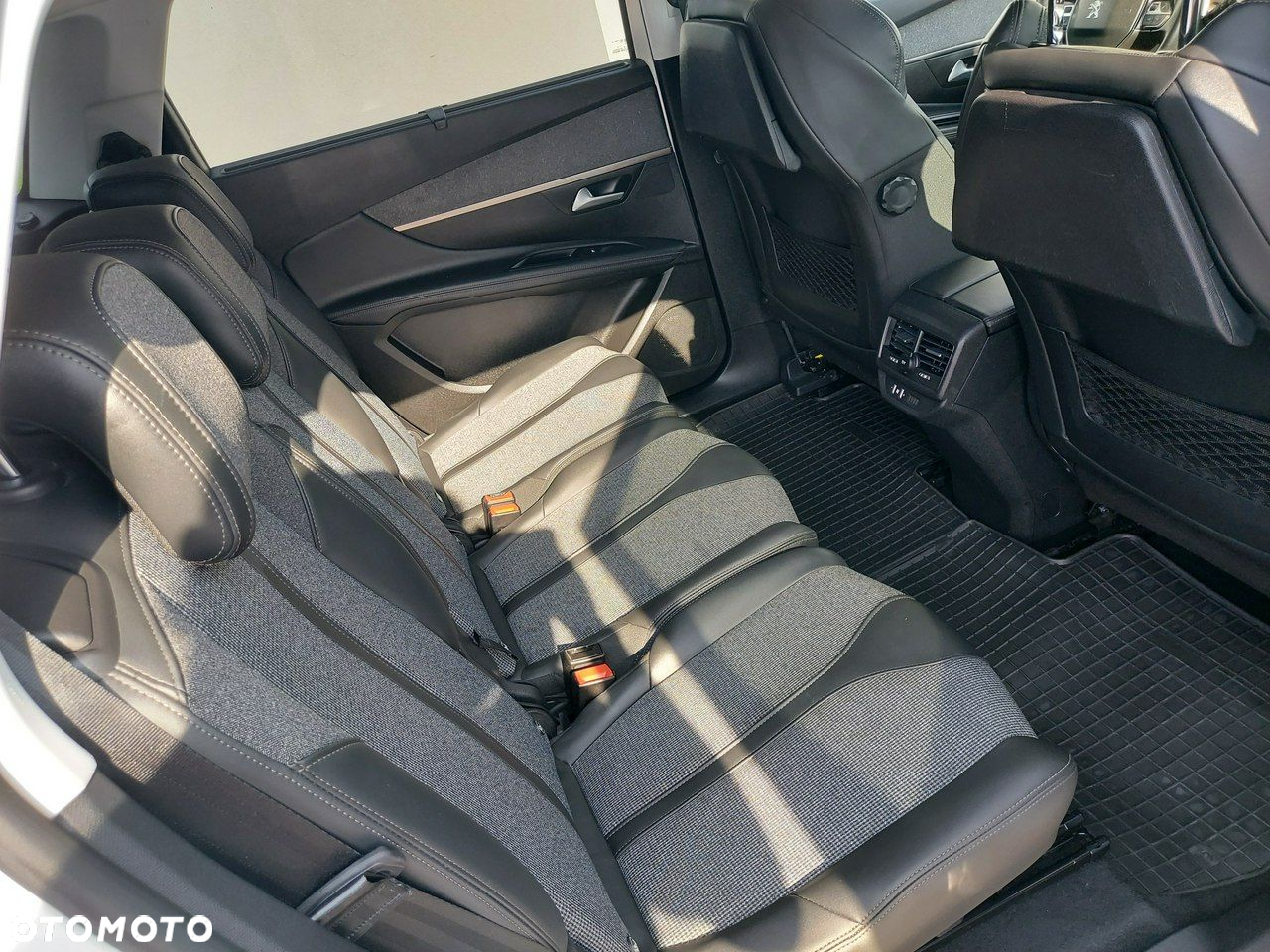 Peugeot 5008 - 16