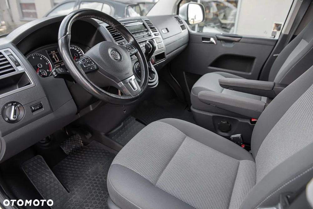 Volkswagen Caravelle - 18