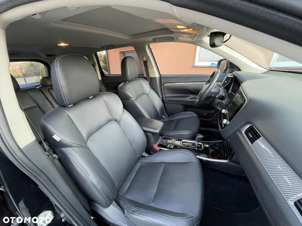Mitsubishi Outlander 2.4 4WD CVT Instyle - 15