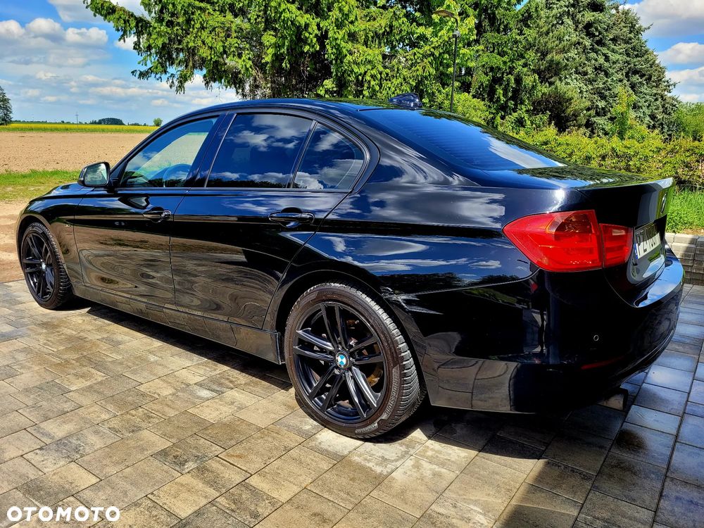 BMW Seria 3 320i Sport Line - 4