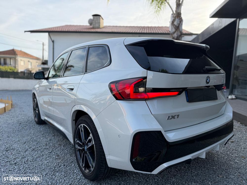 BMW iX1 xDrive30 M Sport Pack - 21